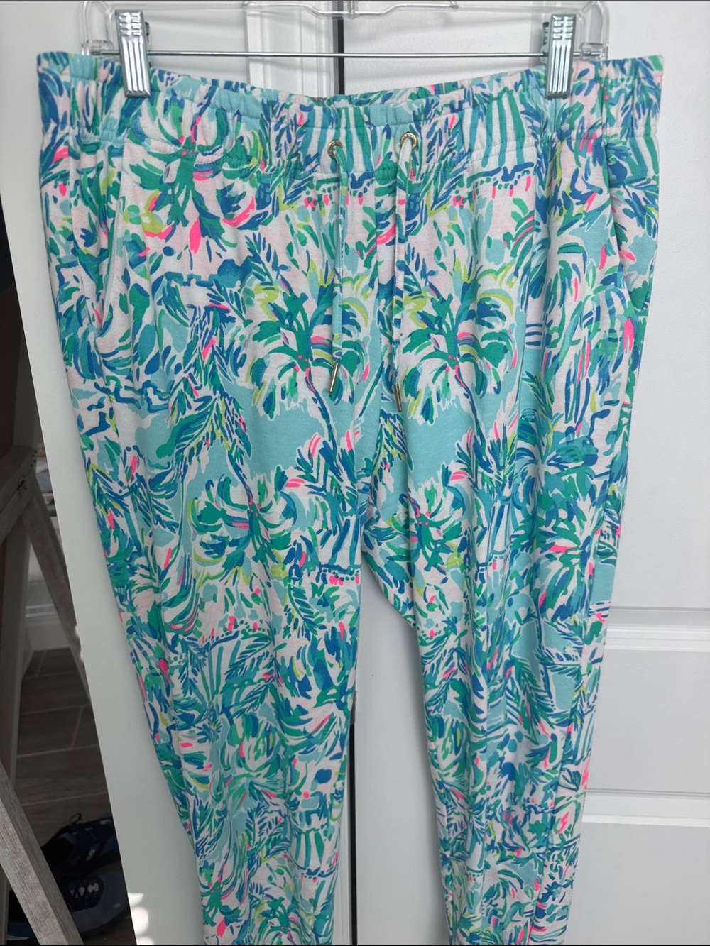Lilly Pulitzer Tropical Print Jogger Pants in Aqua